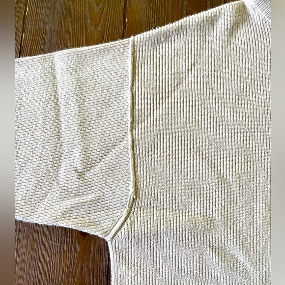 FREE PEOPLE OVERSIZED SWEATER. TAUPE. SIZE SMALL.COZY.FALL.WINTER. - Picture 5 of 9